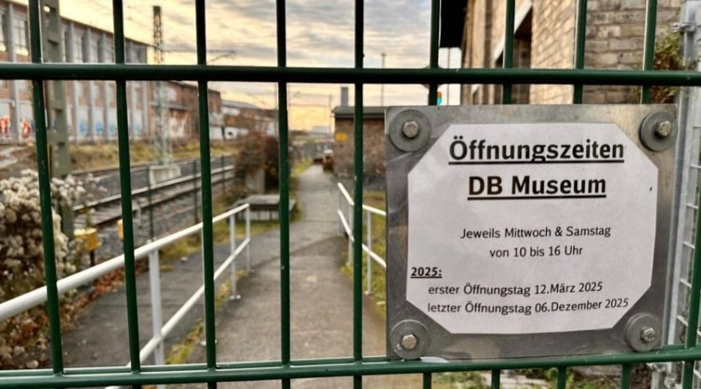 Da steht es schwarz auf weiß: Nikolaus ist der letzte Öffnungstag des Bahnmuseums Halle. Für dieses Jahr oder für immer?