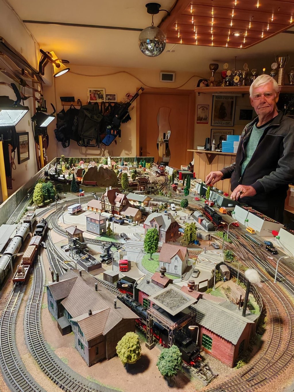 Klaus Klimenta freut sich über neue Mitstreiter für den frisch gegründeten Modellbauverein in Osterwieck.