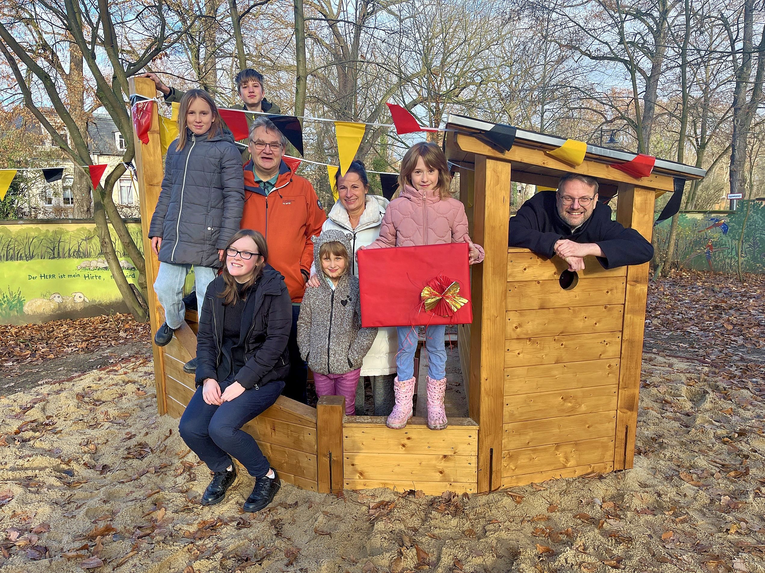 Wunschzettelaktion 2025: Eine Herzensangelegenheit: Köthener können Weihnachtswünsche der Kinder des Kinderheims „Arche“ erfüllen