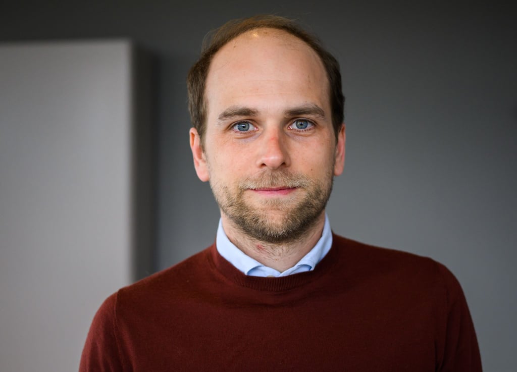 Raoul Roßmann nimmt den Konkurrenten dm im AfD-Streit in Schutz.