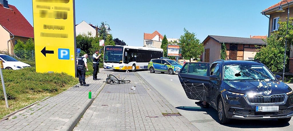 Im Juli wurde bei einem Unfall auf der Hopfenstraße eine Frau schwerverletzt, sie hatte einen Autofahrer übersehen. 