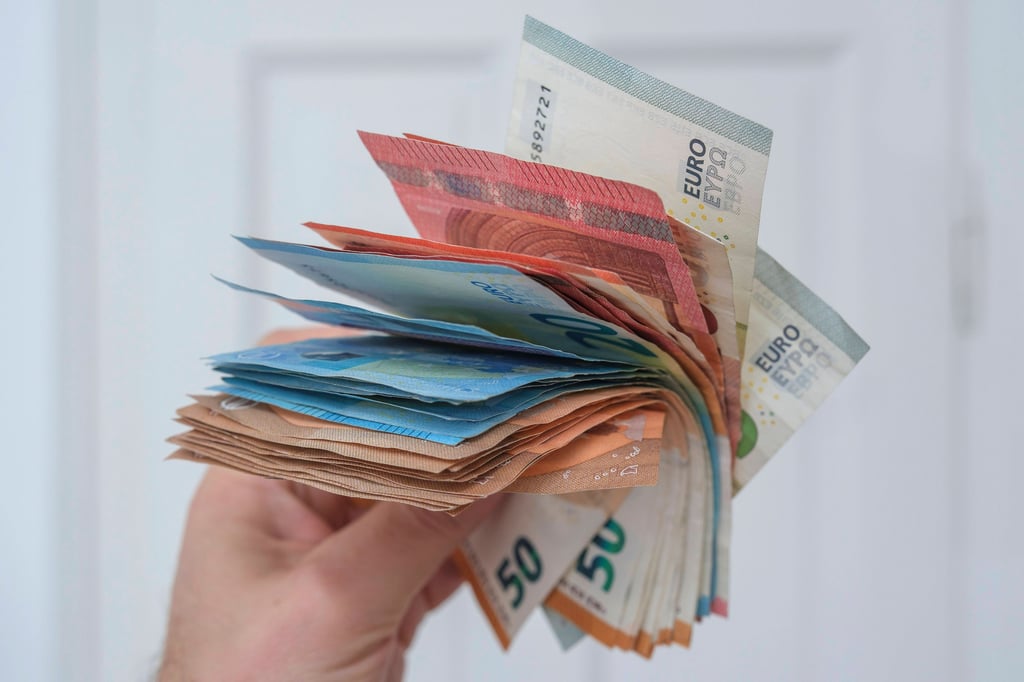 Ein Zeitzer stand jetzt vor Gericht, weil er unberechtigt Bürgergeld bezog.