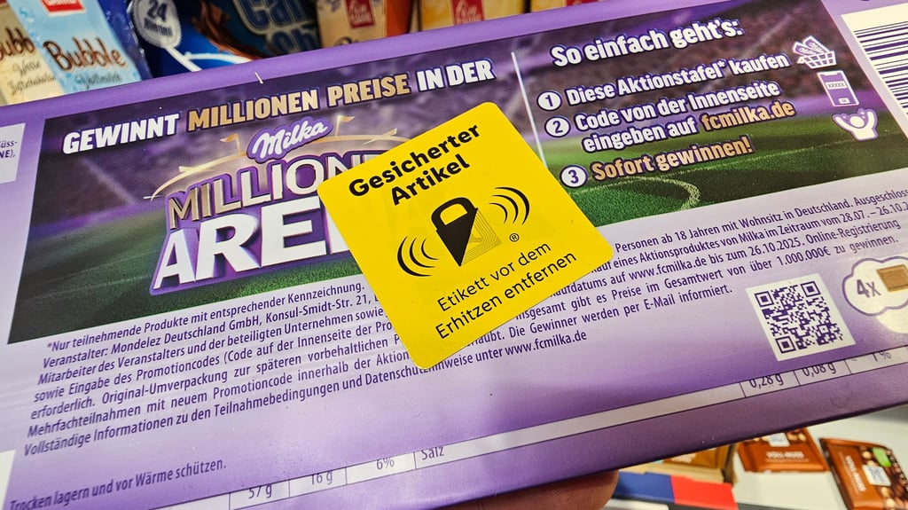 Discounter Lidl schützt mittlerweile einige seiner Produkte besonders vor Diebstahl, sogar Schkoladentafeln werden markiert. Den Supermärkten entsteht durch Ladendiebstähle einer hoher Schaden.