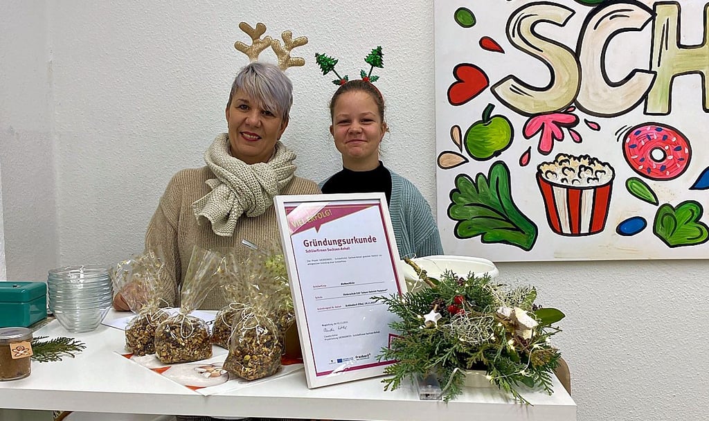 Silke Bues und Frederike Uebe eröffneten die BioNaschEcke. 