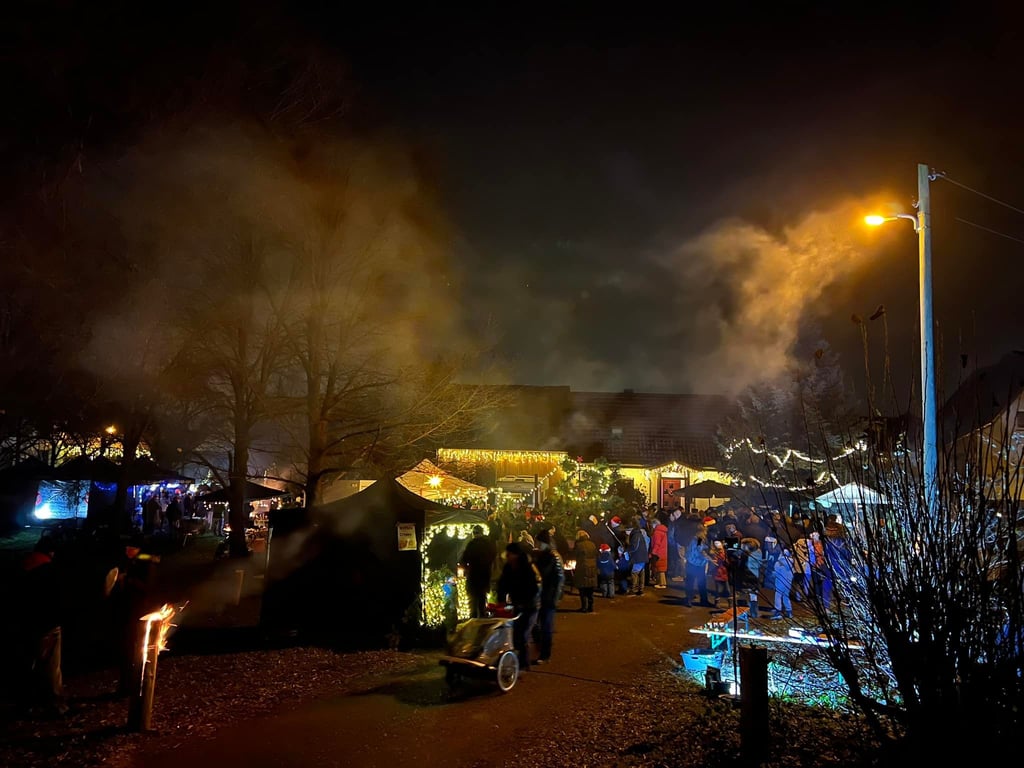 Der Großkühnauer Weihnachtsmarkt aus dem Vorjahr. Am Wochenende steht die nächste Auflage an.