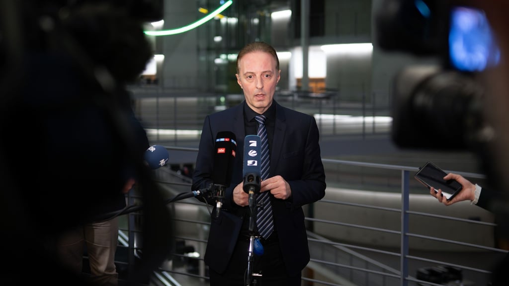 Der Vorsitzende des Wahlprüfungsausschusses erläuterte, warum die Einsprüche des BSW unbegründet seien.