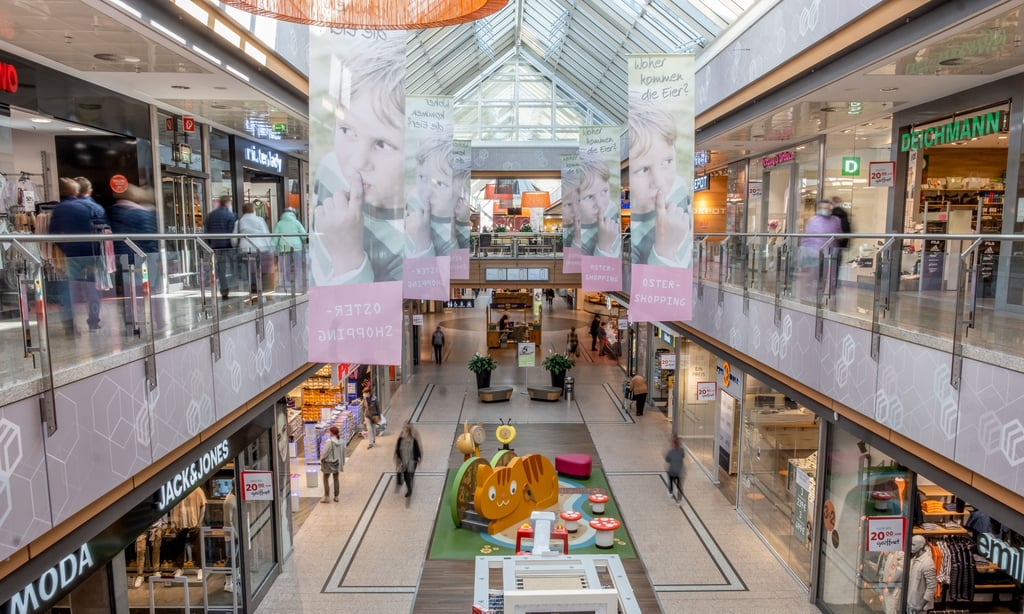 Blick in das das Rathaus-Center Dessau. Das Center-Management wirft der Stadt fehlendes Engagement für den Handel in der Innenstadt vor. 