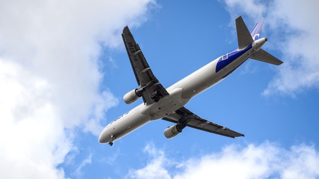 Buchungsportal oder Airline direkt? Direktbuchung erspart Stress bei Änderungen und Verspätungen.