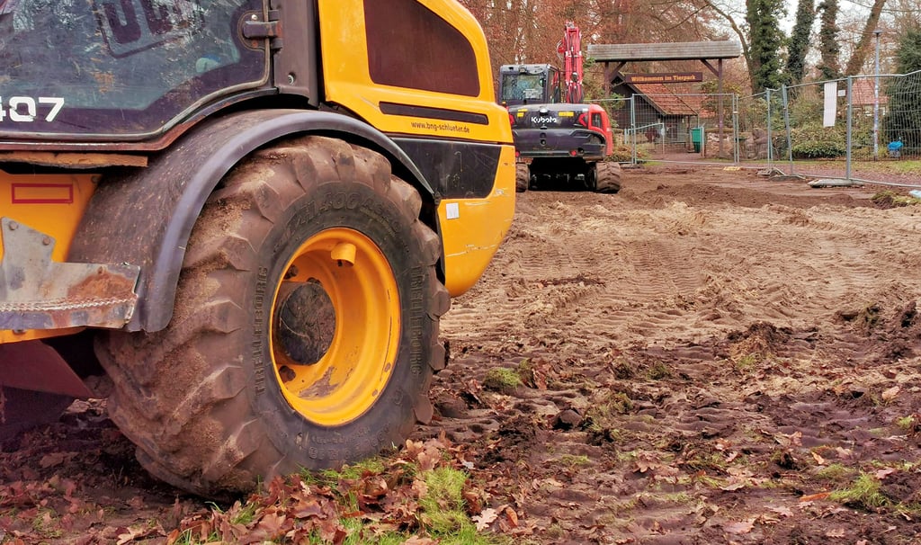 Dieser Tage wurden die Reste des  Parkhäuschen abgerissen, um unter anderem Platz für eine Boule-Bahn zu schaffen.