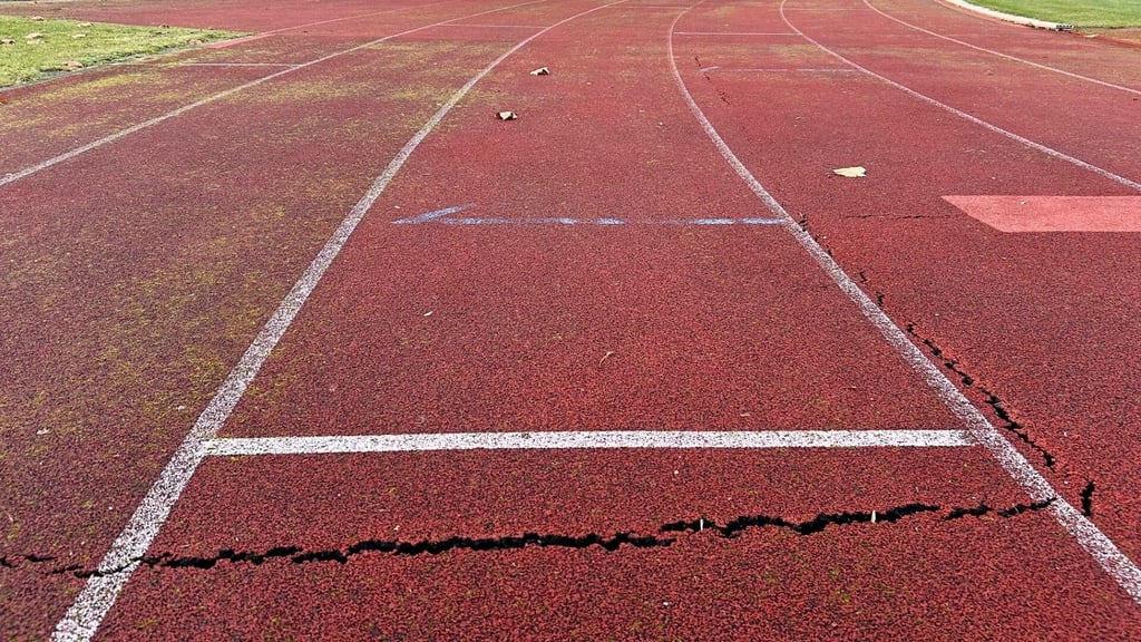 Die Laufbahn im Stadion Braunsbedra ist sanierungsbedürftig.