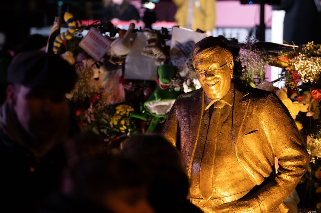 Seit Dienstag steht vor der CDU-Parteizentrale in Berlin eine Statue des ermordeten CDU-Politikers Walter Lübcke. Das Zentrum für Politische Schönheit hat sie dort aufgestellt.
