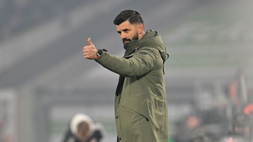 Trainer Miron Muslic bleibt mit Schalke erfolgreich.