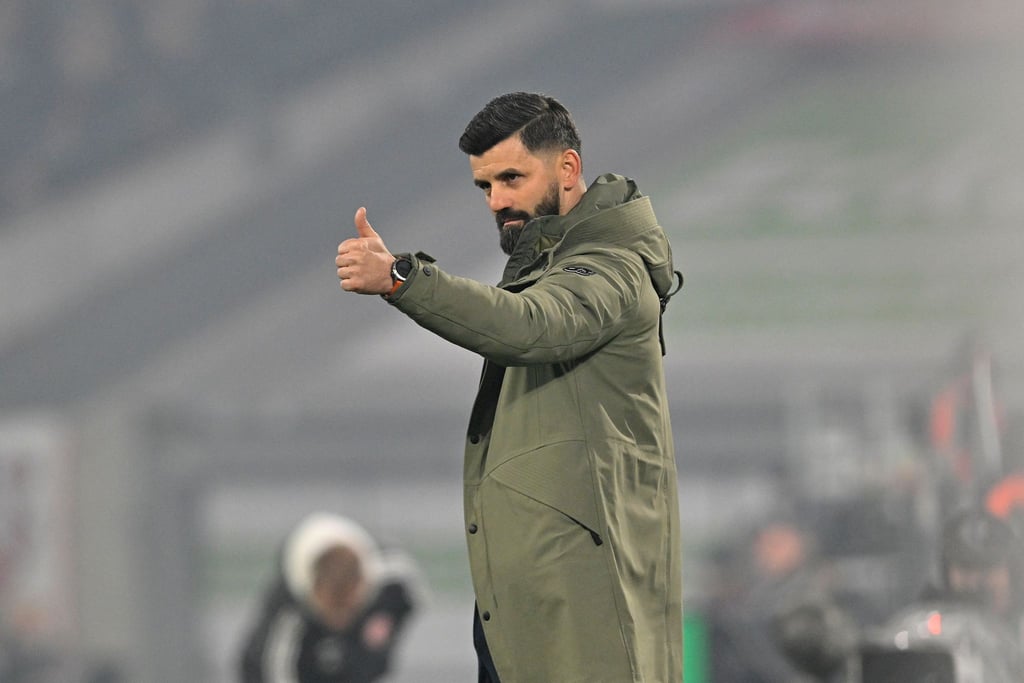 Trainer Miron Muslic bleibt mit Schalke erfolgreich.