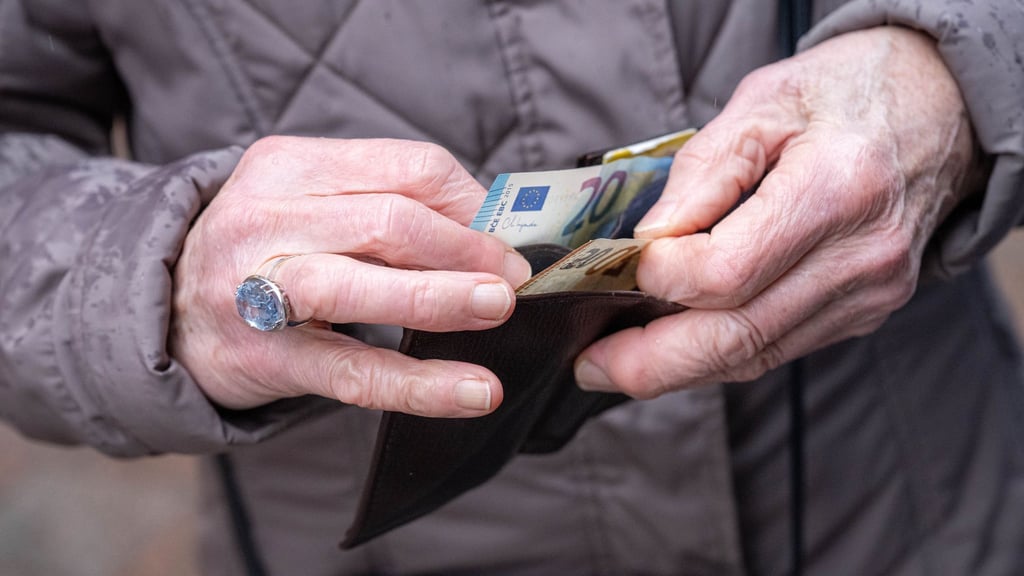 Blickpunkt Rente: Wie viel mehr oder weniger es künftig gibt, entscheidet sich im Bundestag. (Symbolbild)