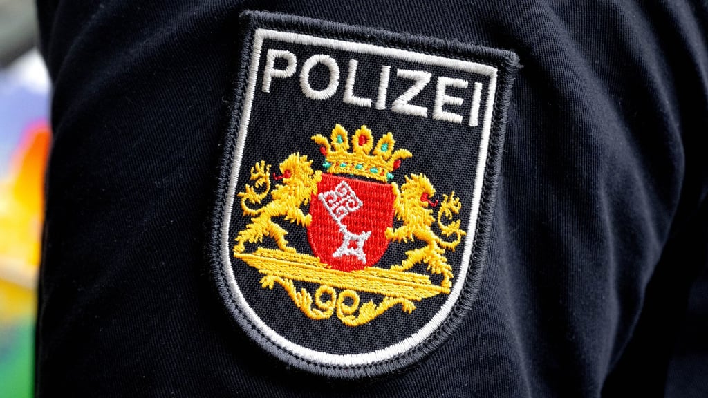 Fahndungserfolg für die Bremer Polizei nach einem Angriff auf einen 100 Jahre alten Mann. (Symbolbild)