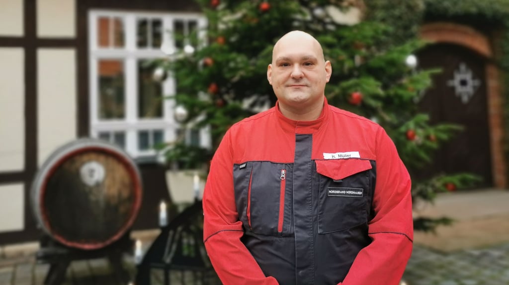 René Müller aus Sangerhausen weiß, dass auch im Harz die Spirituosen für den Genuss gemacht werden.   