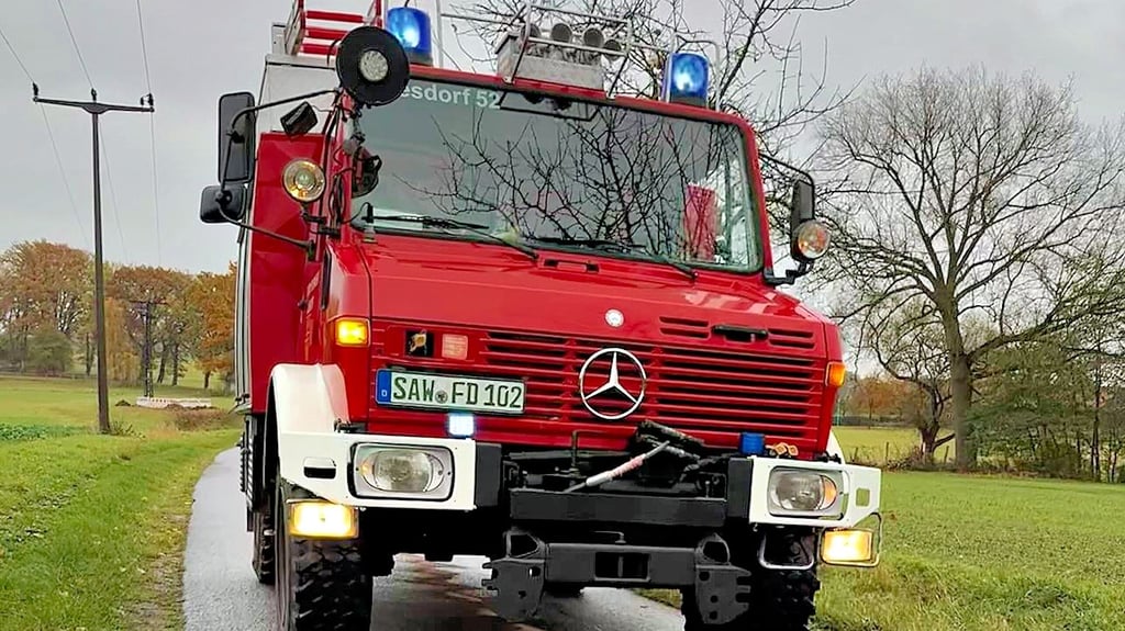 Der 39 Jahre alte Rüstwagen der Diesdorfer Feuerwehr soll ersatzlos ausgemustert werden, obwohl er noch tadellos in Schuss ist und die Gemeinde bereit ist, alle anfallenden Kosten zu übernehmen. Das hat nun eine drastische Reaktion der Feuerwehr-Einsatzkräfte ausgelöst.&nbsp;