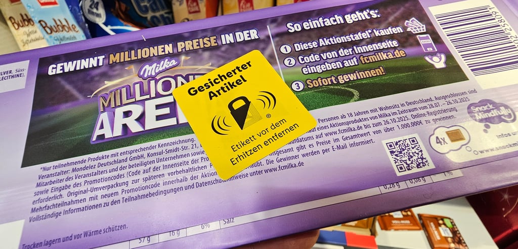 Der Discounter Lidl schützt mittlerweile auch in Halle einige seiner Produkte besonders vor Diebstahl - sogar Schokolade.