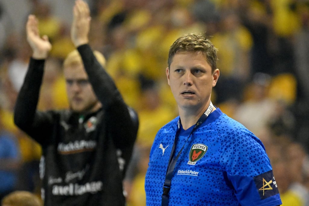 Füchse-Trainer Nicolej Krickau gehen langsam die Rückraumspieler aus
