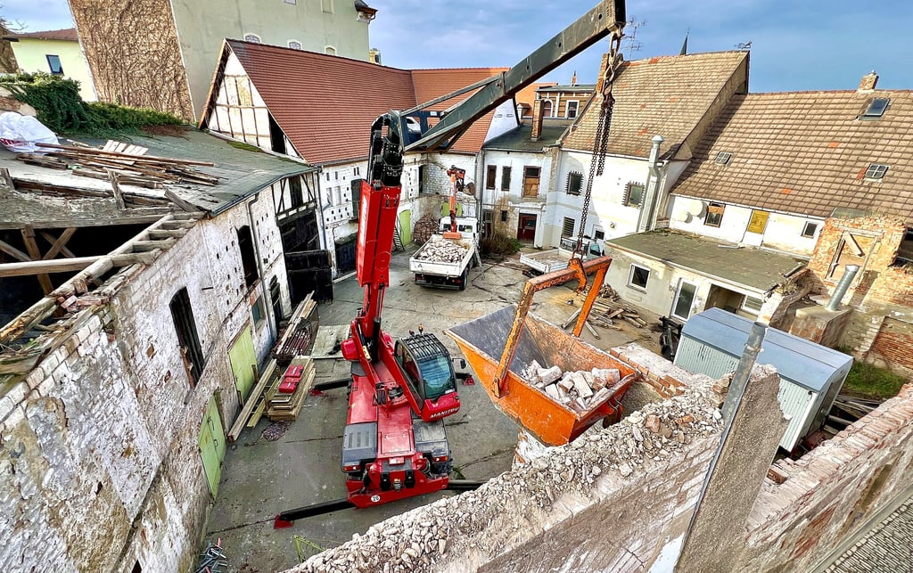 Die Arbeiten im einstigen Gasthof „Schmidts Ausspann“ haben begonnen. 