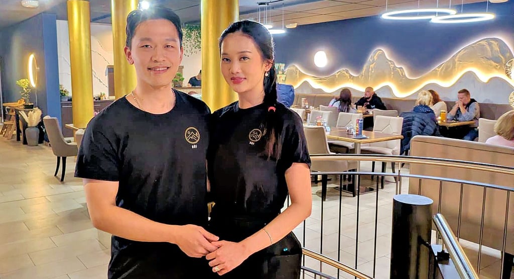 Pham Minh Tuan und Pham Tran Julia von Núi in Sandersdorf servieren Gerichte aus Vietnam und Barbecue. 