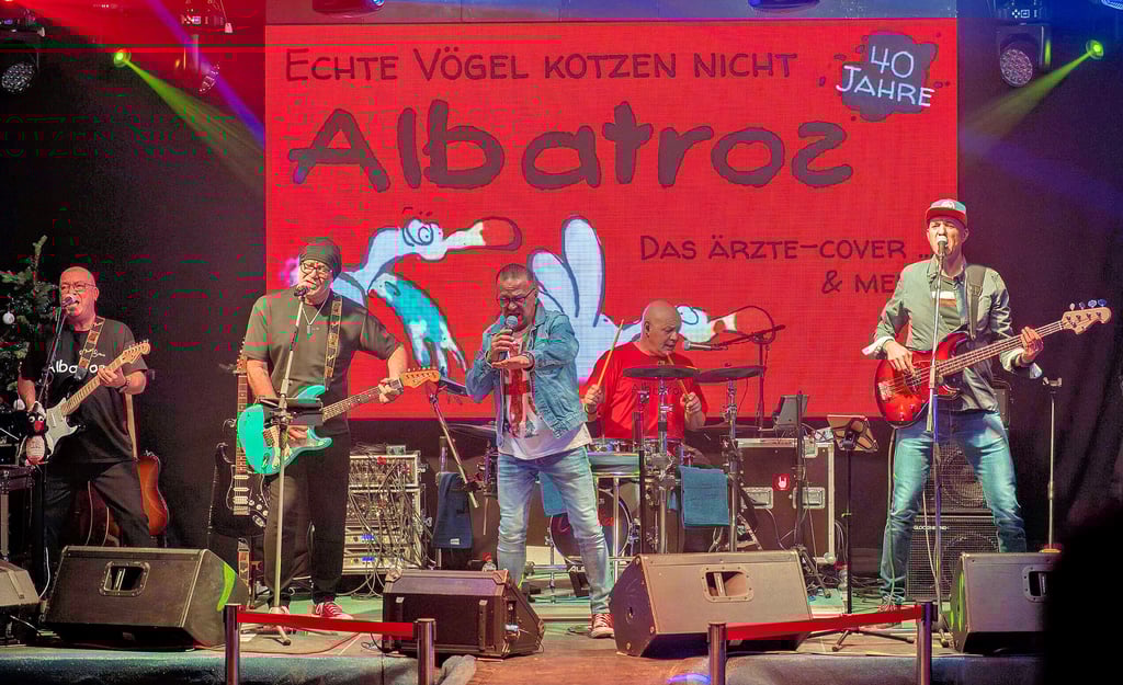  Beim Jubiläumskonzert: Marko Fehler, Mario Rothe, Thomas Passek, Carsten Wegrzynowicz und René Kutschmann  (v.l.n.r.) von „Albatros“