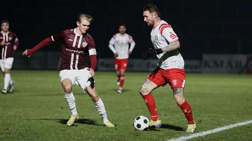 Jan Löhmannsröben (r.) punktete mit dem  HFC in Berlin.