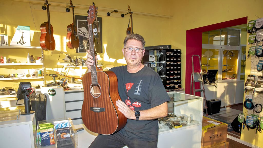 Vor 105 Jahren wurde Musik-Erber gegründet. Hanjo Kopp muss das Geschäft zum Jahresende schließen. Es rechnet sich nicht mehr.