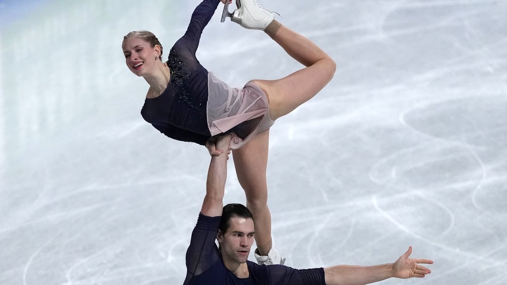 Minerva Hase und Nikita Volodin belegen im Grand-Prix-Finale den dritten Platz.