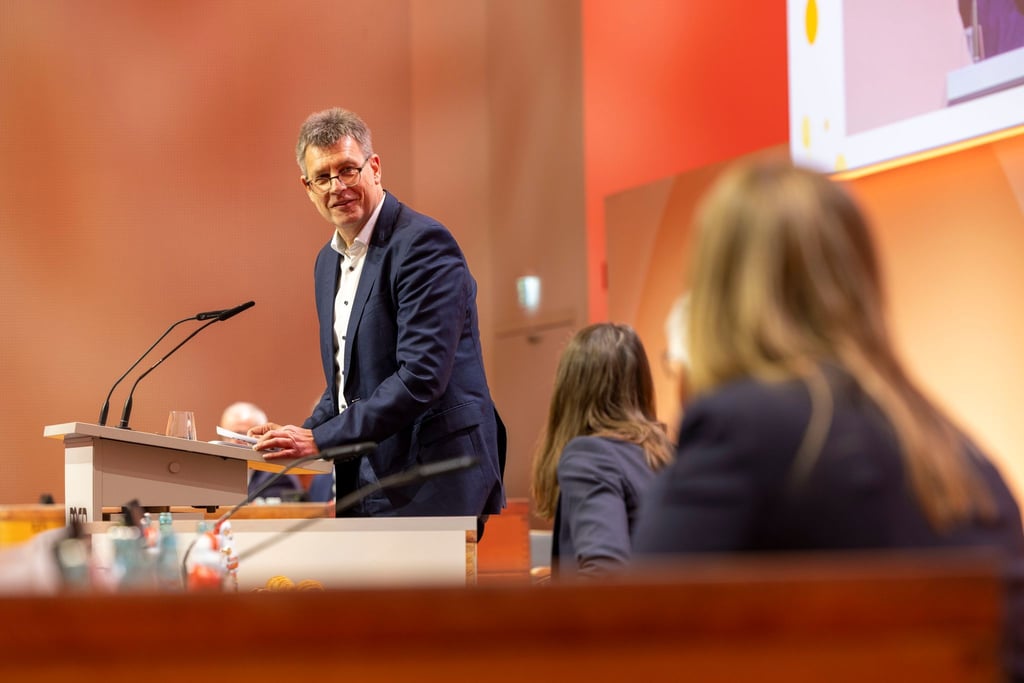 Aus Sicht von Präsident Thomas Weikert steht der DOSB geschlossen hinter einer Olympia-Bewerbung - egal, welcher Kandidat es am Ende wird.