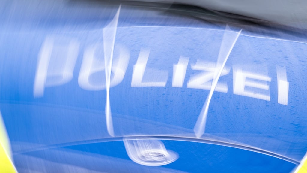 Betrunkener Autofahrer hat in Halberstadt einen Auffahrunfall verursacht.