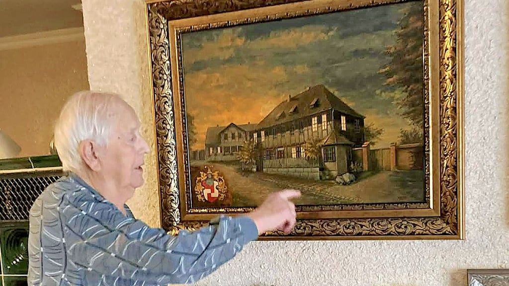 Dietrich Genau hat auch viele Ölbilder gemalt. Auch die verschenkt er jetzt. 