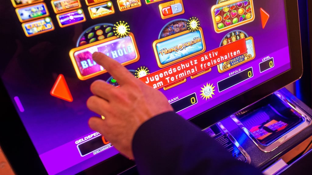 Wo bisher zwei Spielhallen unter einem Dach betrieben werden, darf bald nur noch eine bleiben. (Symbolbild)