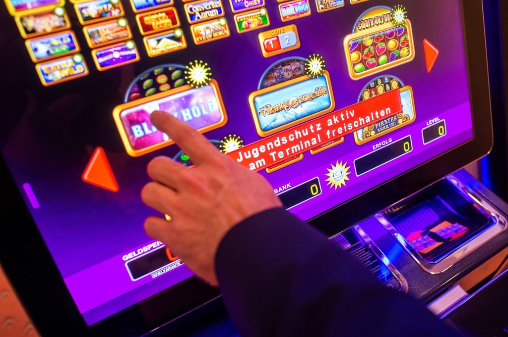 Wo bisher zwei Spielhallen unter einem Dach betrieben werden, darf bald nur noch eine bleiben. (Symbolbild)