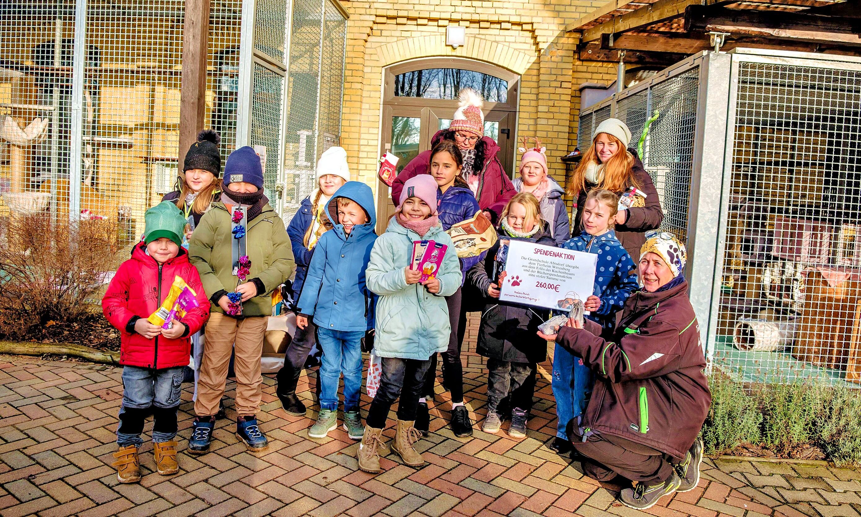 Abtsdorfer Kinder spenden für Tiere: Weihnachten für die Katz