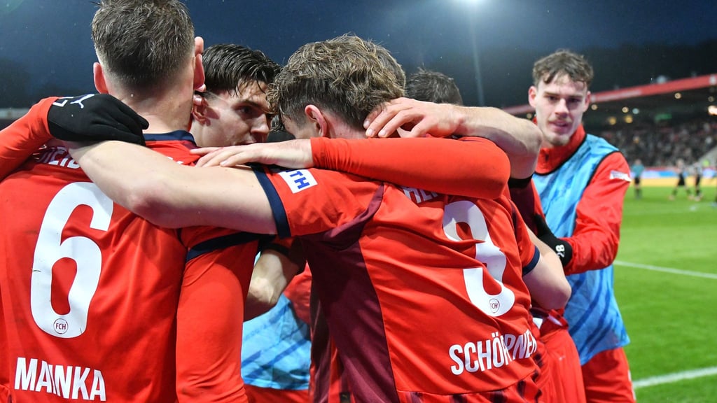 Heidenheim feiert einen wichtigen Heimsieg.
