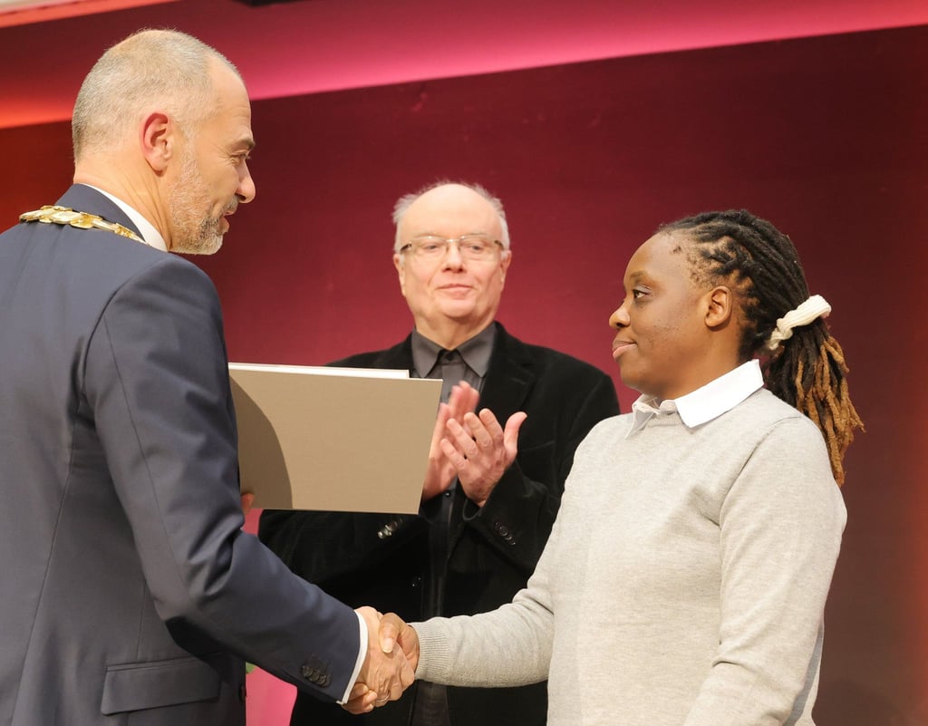 Weimarer Menschenrechtspreis geht an afrikanische Frauenrechtlerin.