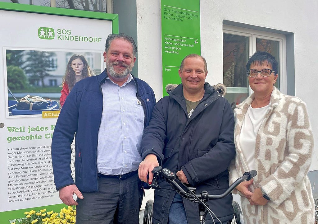 Holger Markmann, technischer Berater bei der Agentur für Arbeit, Andree Hilprecht, Hauswirtschaftskraft beim SOS-Kinderdorf und Einrichtungsleiterin Marion Stellfeld.  