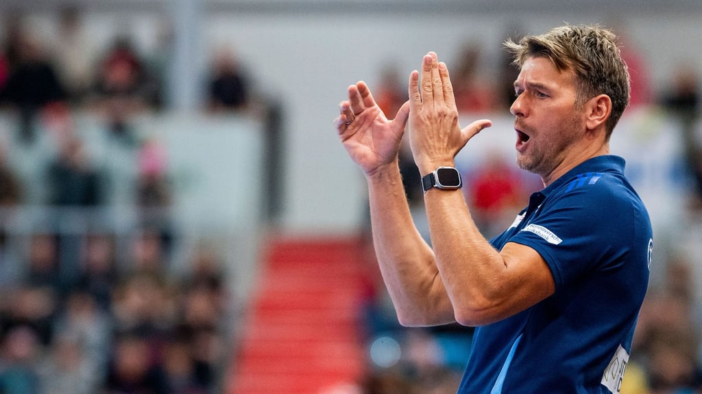 Trainer Christian Prokop und die TSV Hannover-Burgdorf spielten gegen die Füchse Berlin. (Archivbild)