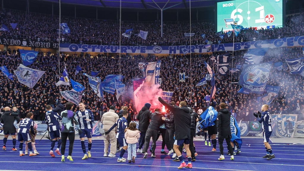 Die Berliner wollen auch nach dem Viertelfinale wieder mit ihren Fans jubeln. (Archivbild)