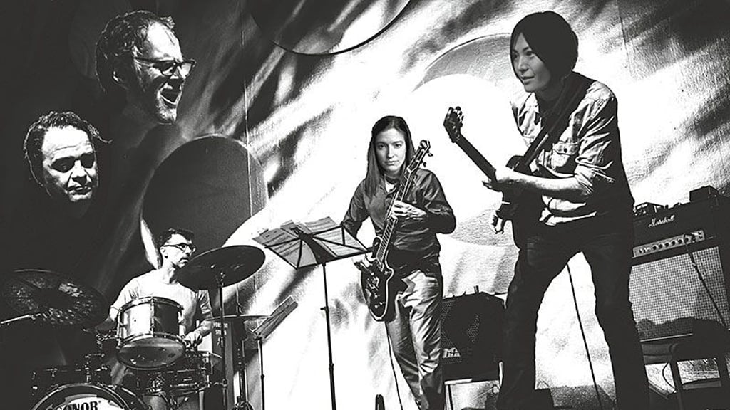 Das Projekt Experienced interpretiert Musik von Jimi Hendrix im Magdeburger Forum Gestaltung.