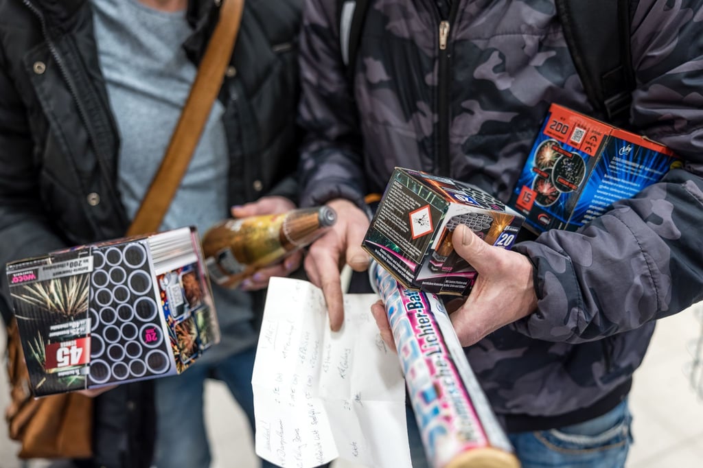 Der Umgang mit Feuerwerk ist nicht ungefährlich. (Symbolbild)