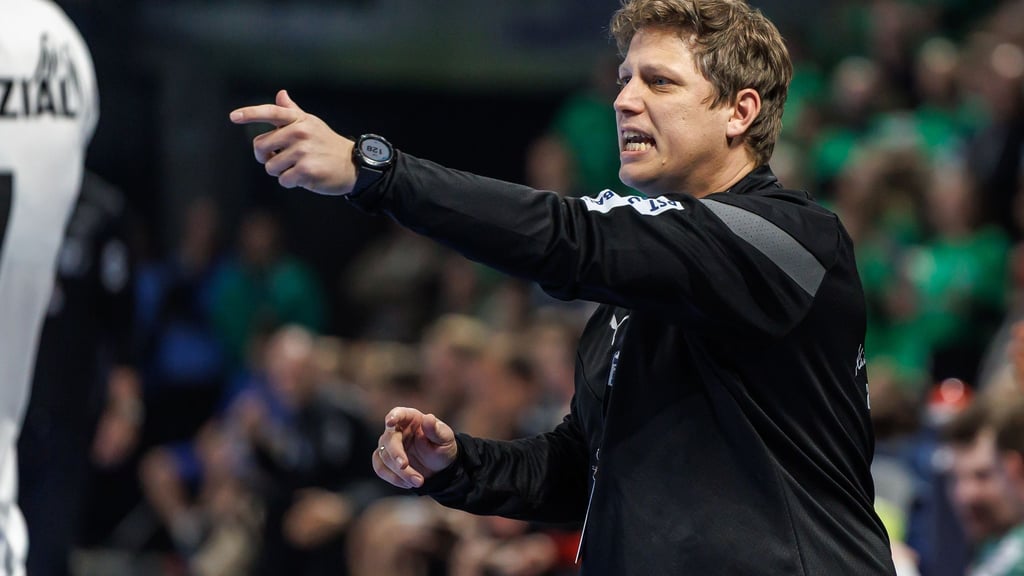 Trainer Nicolej Krickau und die Füchse Berlin spielten in Hannover.