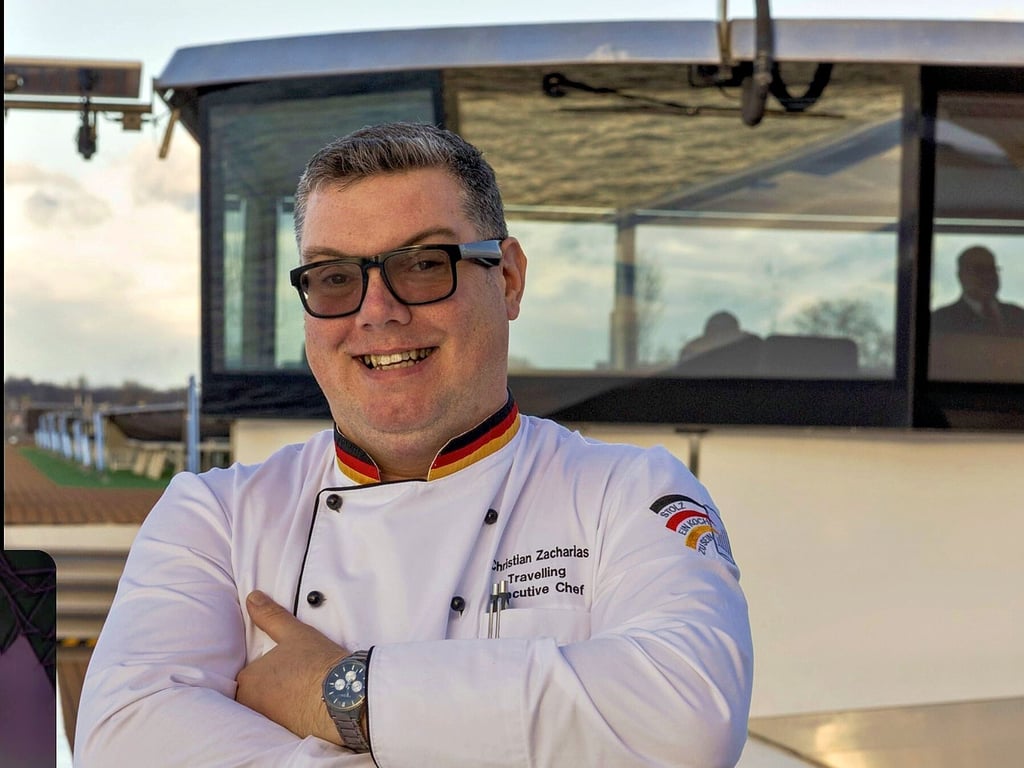 Als „Travelling Executive Chef“ leitet der 44 Jahre alte Naumburger Christian Zacharias heute die Küchen-Crews von gleich sechs international im Einsatz befindlichen Kreuzfahrtschiffen an. 