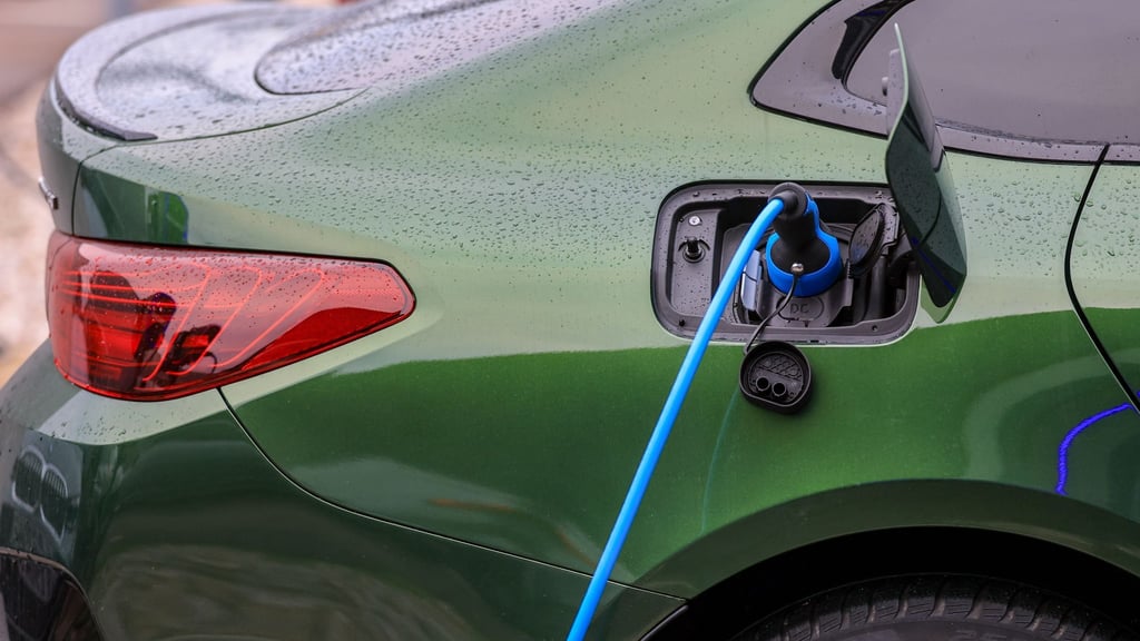 Die Politik plant neue Prämien für E-Autos. (Archivbild)