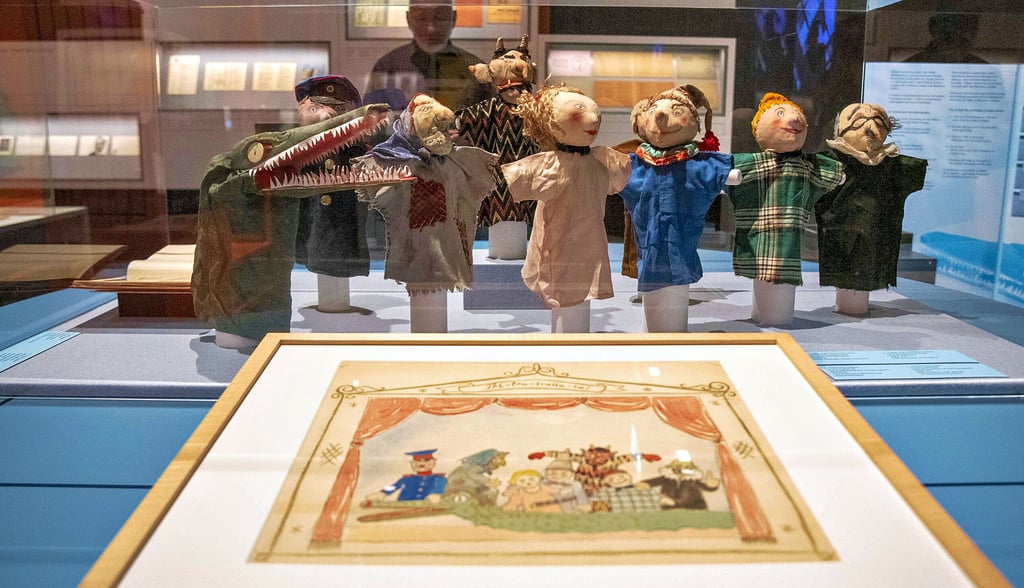 „Tri-tra-tralla-la“ – die Handpuppen hatten Lotte und Edmund Collein für ihre Tochter Ursula angefertigt.  Sie vermachte die Puppen dem Bauhaus.