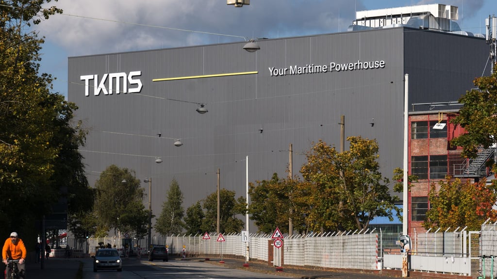 Mit Aufträgen für U-Boote verzeichnet TKMS 2024/25 ein starkes Plus bei Umsatz und Gewinn.