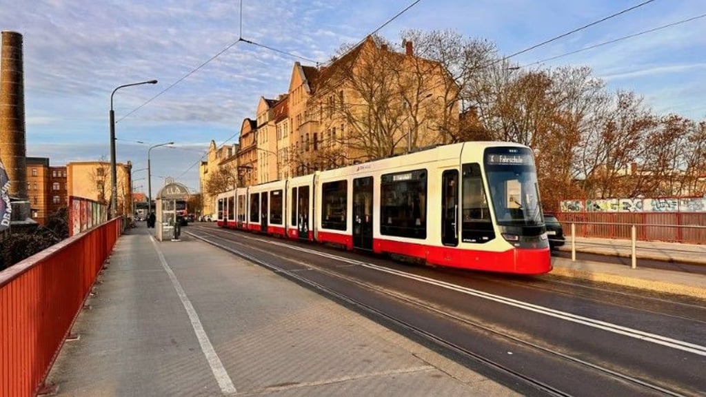 Die neue Tina-Straßenbahn: Markenzeichen sind die XXL-Fenster. Doch die bereiten der Havag jetzt Kopfzerbrechen. 