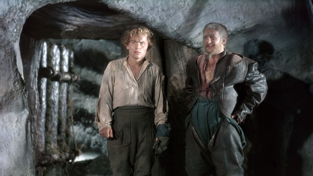 Die Schauspieler Lutz Moik (l) in der Figur des Köhlers Peter Munk und Erwin Geschonnek als Holländer-Michel in der Märchen-Verfilmung „Das kalte Herz“.