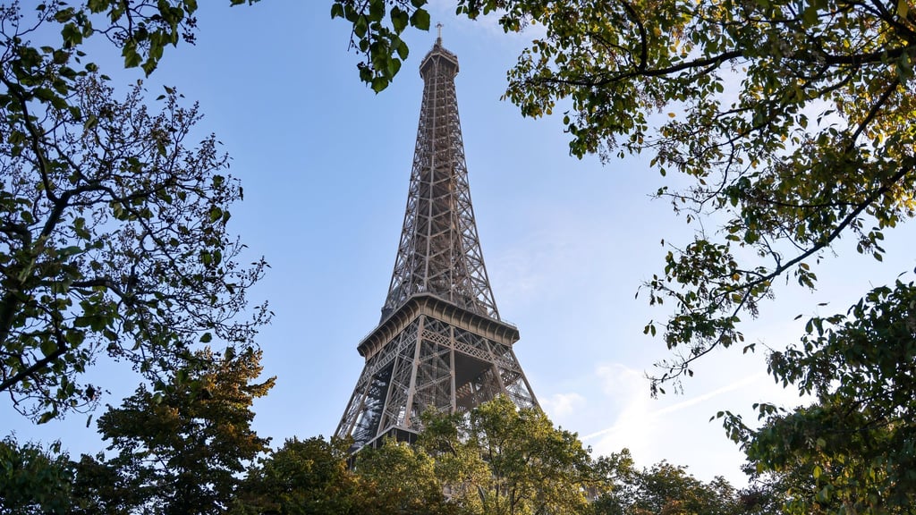 Zum Fahrplanwechsel der Deutschen Bahn am 14. Dezember werden erstmals ICEs direkt über Halle und Erfurt in die französische Hauptstadt Paris fahren. (Symbolbild)